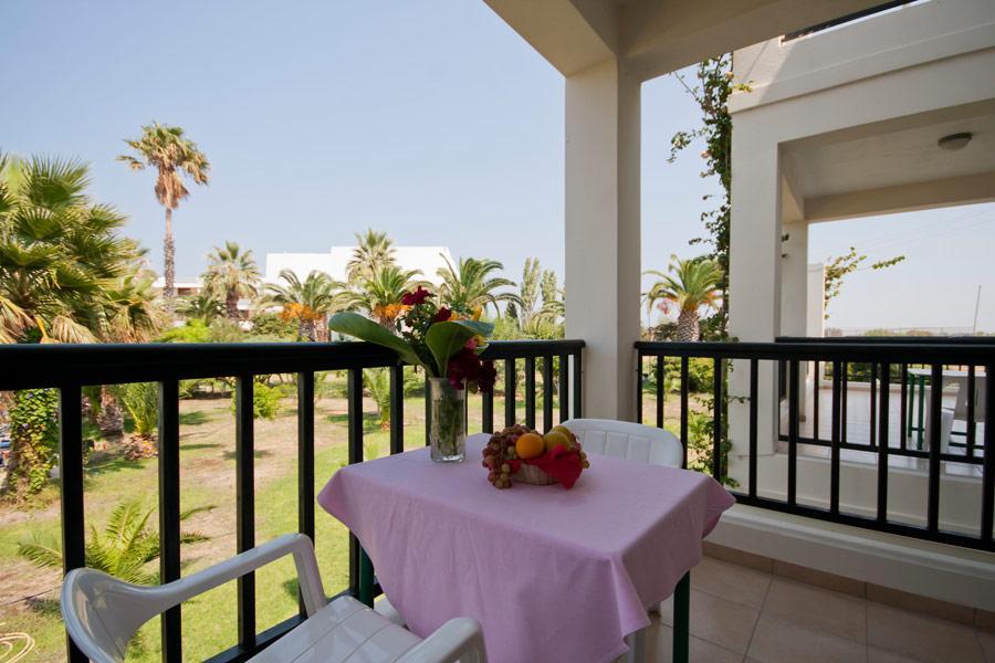 Tigaki Beach Hotel Exterior photo